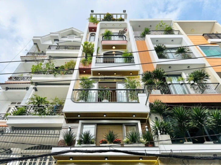 Bán nhà hxh Quang Trung, P. 8, Q. Gò Vấp. Nhà đẹp 5 tâng, có thang máy, full nội thất