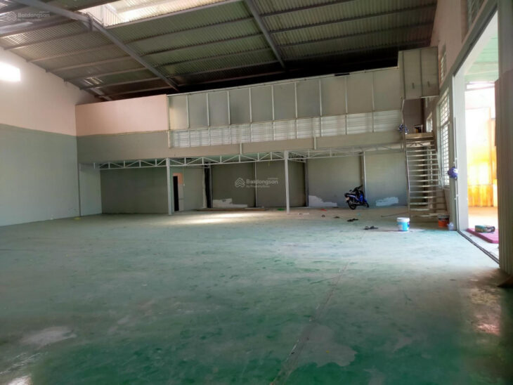 CHO THUÊ KHO XƯỞNG – ĐƯỜNG AO ĐÔI DT kho 1200m2 + sân 400m2 – 95 triệu/th, cont 40f vào, có PCCC