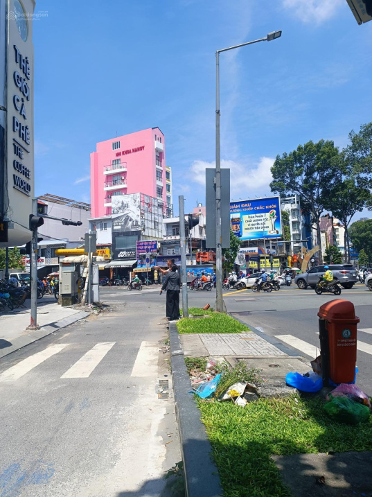 Bán Gấp Nhà Mặt Tiền Trần Hưng Đạo, Q1 – 5 Lầu, HĐT ~100tr/Tháng – Giá 39 Tỷ