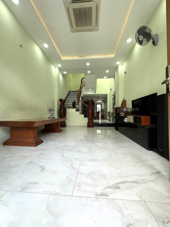 Bán nhà Hiệp Bình Chánh, DT 92 m2, 3 tầng, sổ hồng. Giá 7,75 tỷ