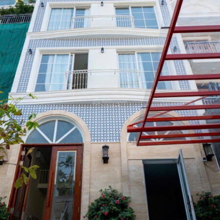 Toà nhà 4 tầng CHDV Thảo Điền 180m²,Địa Trung Hải, full nội thất, thu nhập 160 triệu(41,5 tỷ)