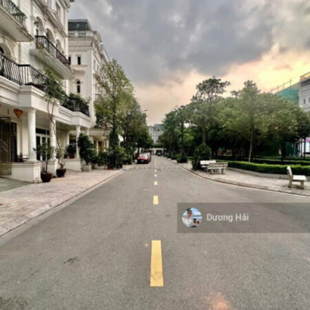 Bán nhà Liền Kề Lô Góc Dịch Vọng Hậu Cầu Giấy – 100m 6 Tầng – View Vườn Hoa KDVP