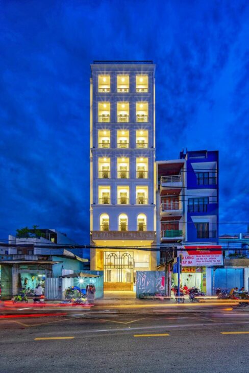 BÁN HXH 16m NGUYỄN CỬU VÂN sát Quận 1. DIỆN TÍCH: 942,2 (35,3Mx35M ). CẤP 4- CN: 950M2 – 180 TỶ