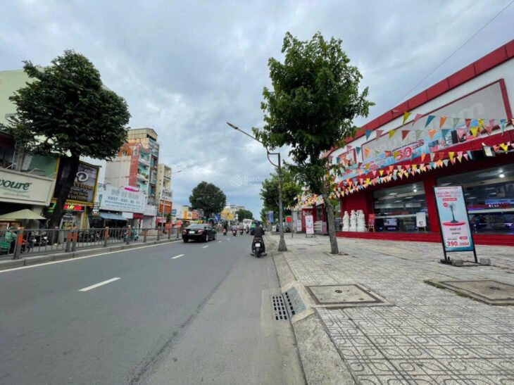 Cho thuê nhà 3MT Số 855 Quang Trung, P8, Gò Vấp. DT 40x60m trệt lầu, 5000m2 giá 499 triệu