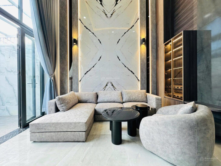 Bán nhà HXH đường Dương Quảng Hàm, Phường 6, Gò Vấp, nhà full nội thất vip, Có thang máy