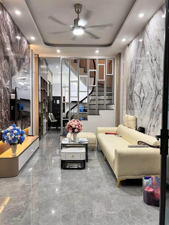 BÁN NHÀ LẠC LONG QUÂN TÂY HỒ 65M*5TẦNG DÂN XÂY, PHÂN LÔ Ô TÔ, GẦN PHỐ – GIÁ CHỈ 15 TỶ