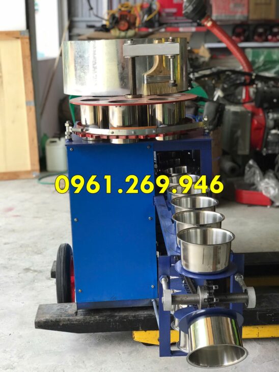 Máy đóng bầu đất ươm cây Turbo TBN28 cho vườn cây giống