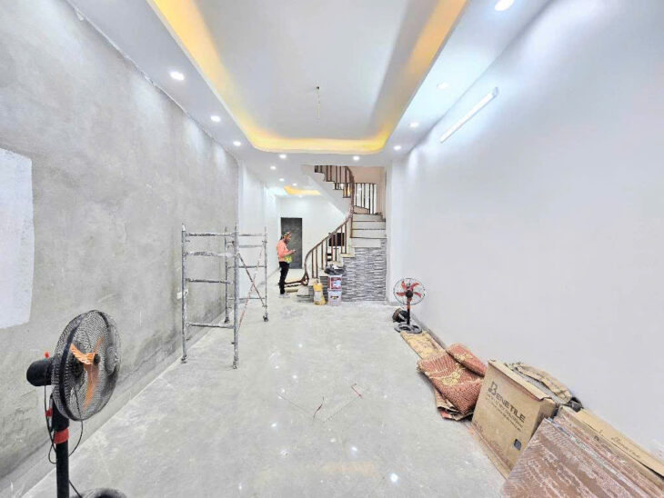 SIÊU PHẨM NGUYỆT ÁNG -NHÀ MẶT TIỀN 5M – Ô TÔ ĐỖ CỬA – NGÕ THÔNG CỰC ĐẸP 🔥HƠN 6 TỶ