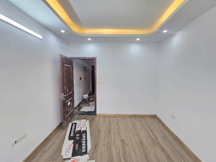 SIÊU PHẨM NGUYỆT ÁNG -NHÀ MẶT TIỀN 5M – Ô TÔ ĐỖ CỬA – NGÕ THÔNG CỰC ĐẸP 🔥HƠN 6 TỶ