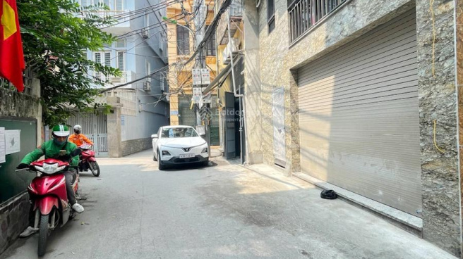 Bán nhà phố Tô Vĩnh Diện – Sát ô tô tránh – Phân lô quân đội- Nở hậu – Nhà mới kính coong- 37m2