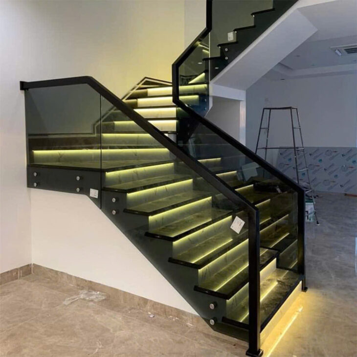 Mình cho thuê nhà mới, hai đường đi, Phố Thái Hà; vỉa hè 94m2* 5T- 30 Tr