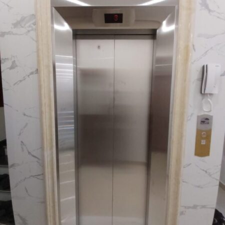 Mình cho thuê nhà lô góc, mới, Nam Trung Yên; vỉa hè 96m2* 5T- 29 Tr