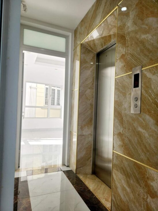 Nhà mình cho thuê nhà mới, lô góc,vỉa hè, 93m2- 4T, Chùa Láng_31 Tr