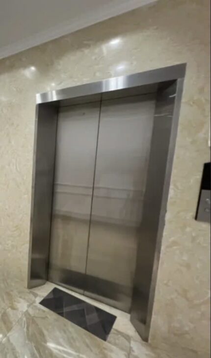 Nhà tôi cho thuê nhà hai cửa đi, mới,vỉa hè, 114m2- 4T, Phố Đào Tấn_44 Tr