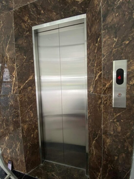 Tôi cho thuê nhà mới, hai cửa đi,vỉa hè, 113m2- 5T, Phố Chùa Láng_45 Tr