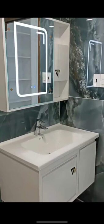 Mình cho thuê nhà mới, hai mặt tiền, Thụy Khuê, 106m2x 4T vỉa hè 31 Tr