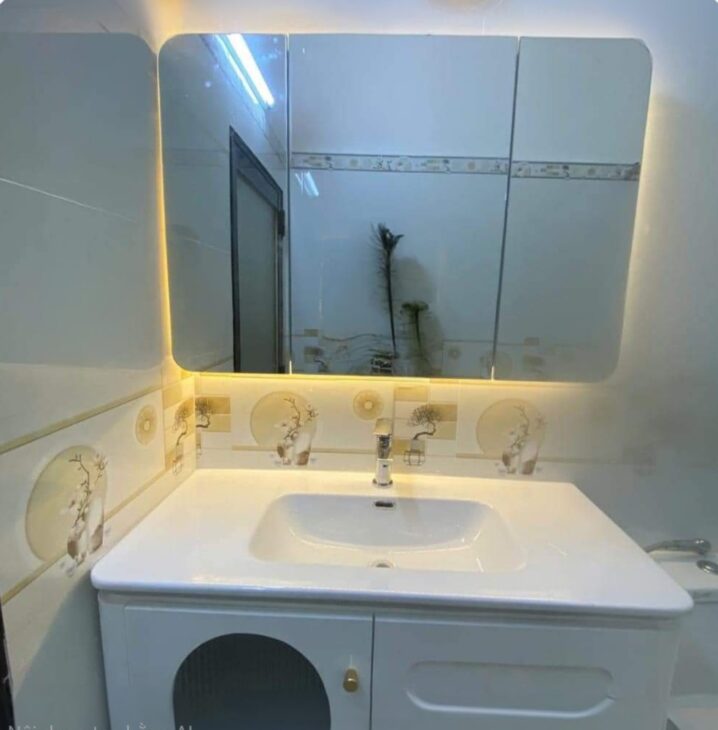 Nhà mình cho thuê nhà mới, lô góc,vỉa hè, 93m2- 4T, Chùa Láng_31 Tr