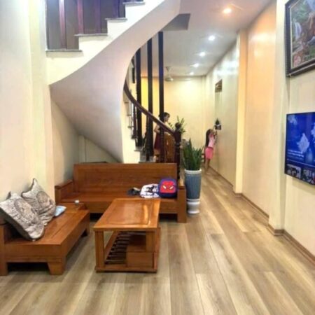 HUYỀN KỲ Hà ĐÔNG -ÔTÔ ĐỖ CỬA – 46m CHỈ VƠI 7Đ -HAI THOÁNG VĨNH VIỄN – TẶNG NỘI THẤT CƠ BẢN – NHÀ