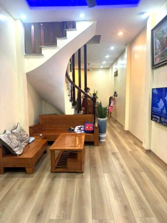 HUYỀN KỲ Hà ĐÔNG -ÔTÔ ĐỖ CỬA – 46m CHỈ VƠI 7Đ -HAI THOÁNG VĨNH VIỄN – TẶNG NỘI THẤT CƠ BẢN – NHÀ