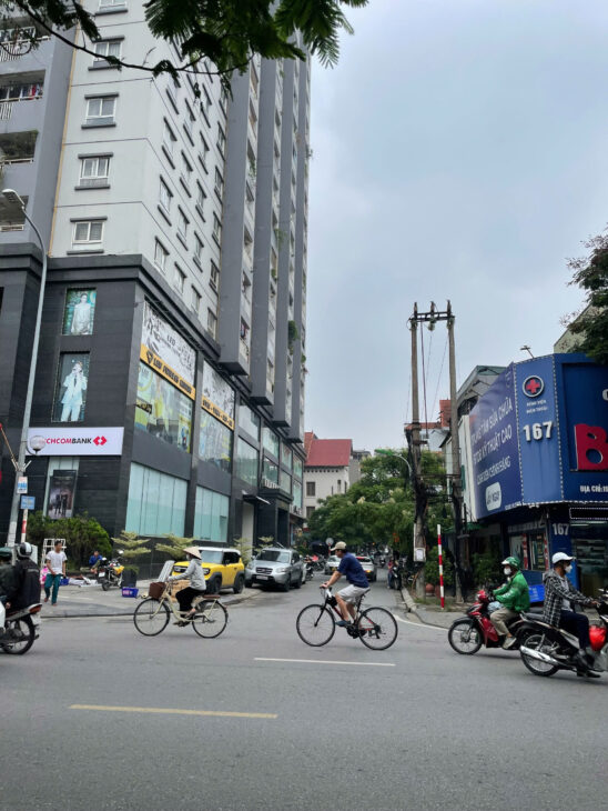 Bán nhà mặt ngõ 165 Thái Hà, diện tích 90m2, Ô tô tránh, Kinh doanh