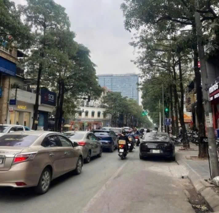 BÁN NHÀ MẶT PHỐ TRUNG HÒA, CẦU GIẤY – 132M – MT GẦN 6M – THANG MÁY – GIÁ 84 TỶ