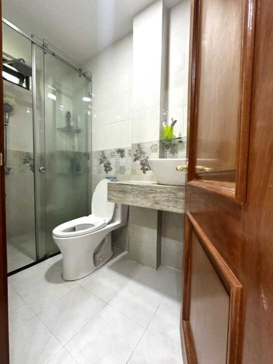 Bán nhà Hiệp Bình Chánh, DT 92 m2, 3 tầng, sổ hồng. Giá 7,75 tỷ