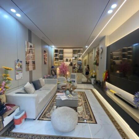 Bán nhà 3 tầng, 4PN, 5WC, 68m², 8.15 tỷ, Q.9, sổ hồng