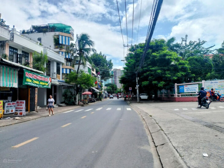 BÁN LÔ ĐẤT RẺ SỔ HỒNG 136 M2 NGANG 11 ĐƯỜNG HỒ BÁ PHẤN