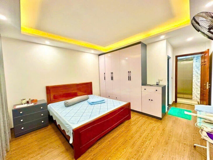 TT THANH TRÌ Ô TÔ ĐỖ CỬA, NGÕ NÔNG 40m 5 TẦNG, DÂN XÂY CHẮC CHẮN, THIẾT KẾ SANG, SỊN GIÁ HƠN 5 TỶ.