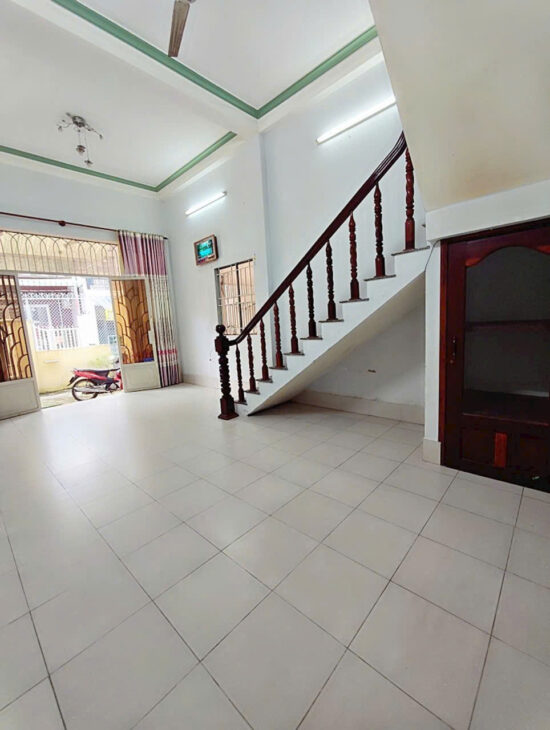 Cho thuê nhà 7 triệu 3phòng ngủ Đề Thám thuận lợi cho việc kinh doanh