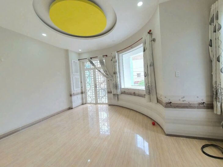 44. Nhà 12,5 triêụ 2 góc mặt tiền khu dân cư 91b