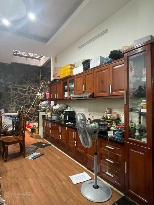 Cho thuê 1217m2 nhà xưởng đường Trịnh Đình Trọng, quận Tân Phú