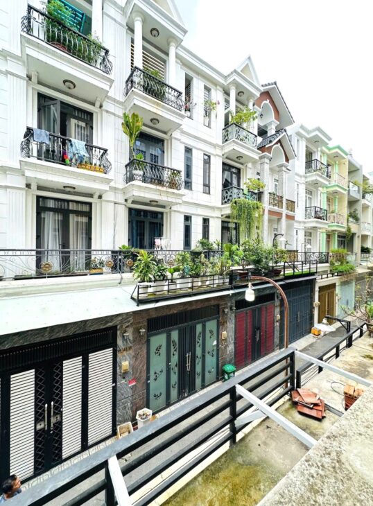 Chỉ nhỉnh 7 Tỷ TL! Nhà Gò Vấp 64M² – 4 Tầng – XE HƠI ĐỖ CỬA – Gần Emart!
