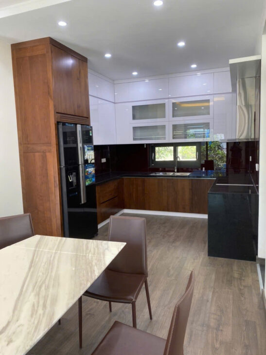 Cho thuê biệt thự starlake Tây Hồ Tây, 223m2 3,5 tầng, full nội thất. giá 65tr/th