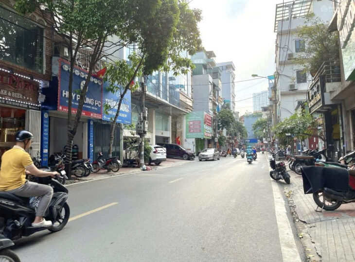 BÁN TÒA NHÀ MẶT PHỐ HOÀNG VĂN THÁI, THANH XUÂN – DÒNG TIỀN 2 TỶ/NĂM – 150M² x 9T THANG MÁY