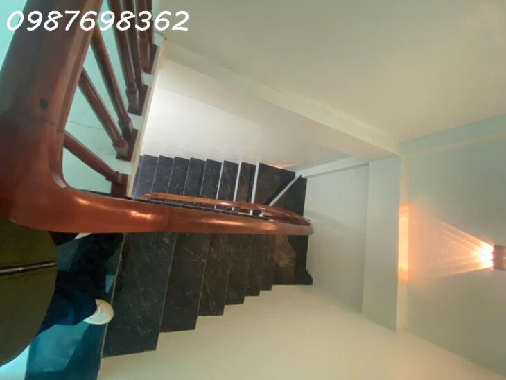 Bán nhà 3 tầng mới full nội thất trung tâm Kì Bá cách Phan bá vành 25m