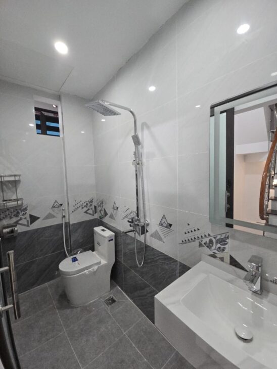 SIÊU PHẨM TRUNG TÂM NGÃ TƯ SỞ 5 TẦNG, THANG MÁY, 3 MẶT THOÁNG – CHỈ HƠN 13 TỶ