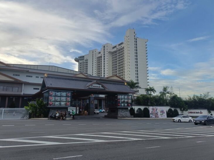 BÁN NHÀ 2 TẦNG KIÊN CỐ – DT KHỦNG 220M² – KIỆT 7M PHAN VĂN ĐỊNH – CẠNH BIỂN, SÁT MIKAZUKI – CHỈ