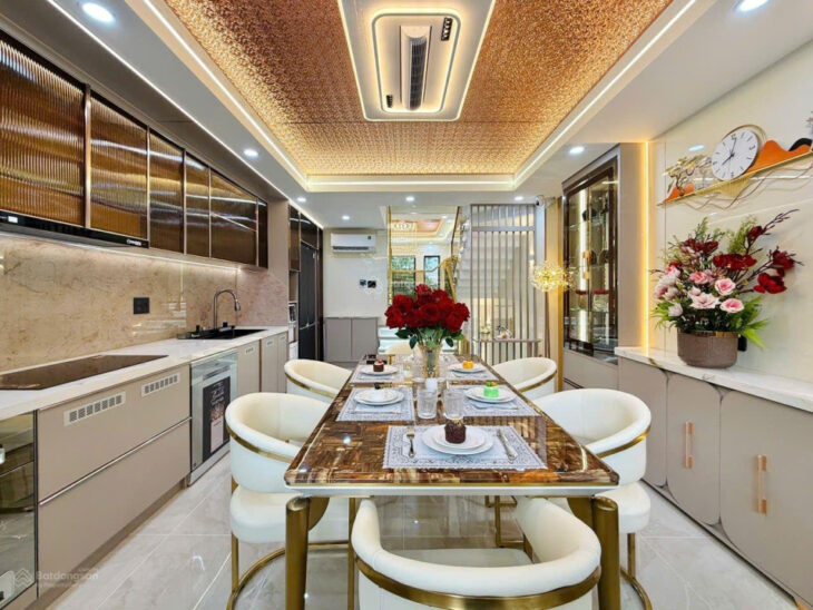 Bán nhà hxh Quang Trung, P. 8, Q. Gò Vấp. Nhà đẹp 5 tâng, có thang máy, full nội thất