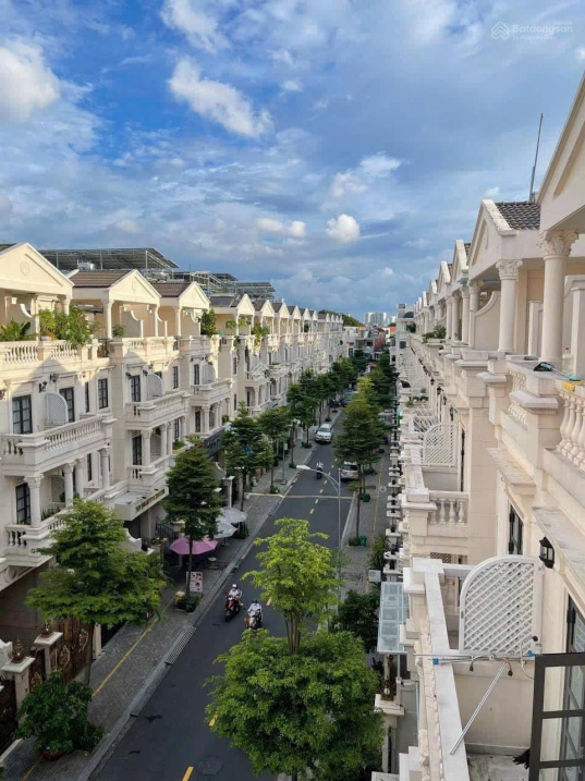 NHÀ PHỐ CAO CẤP CITYLAND PARK HILLS, 100m² (5x20m) (1 Hầm, 4 Tầng) Full thang máy, Giá 22 tỷ