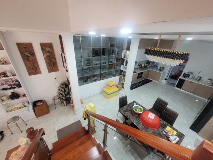 Bán nhà 90m², 3 tầng, DT 90 m2, 4PN, 5WC, Q.9, Giá 9,05 tỷ, sổ hồng