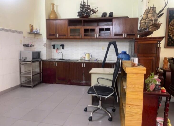 Bán nhà mặt phố Q.9, 55m², 3 tầng, 4PN, 5.9 tỷ, sổ hồng