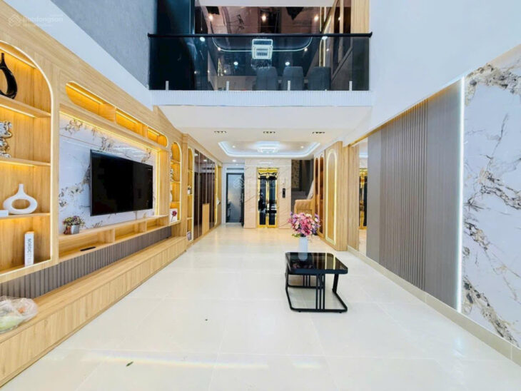Bán nhà đẹp Hẻm VIP Quang Trung – có Thang máy – Giá bán: 8.65 tỷ Ngang 4m dài 10.68m XD 5 Tầng