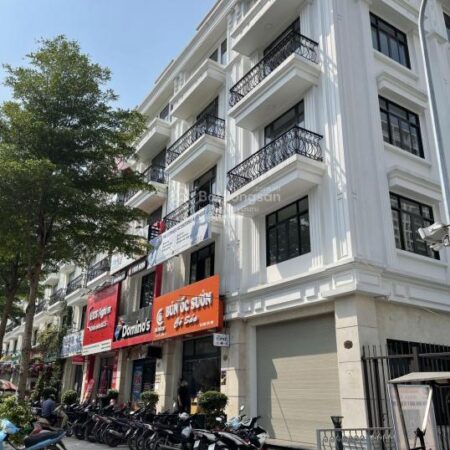 Bán Shophouse Xuân La 6 tầng, 101m2, mt 5m, sẵn nội thất thang máy, sdcc. Giá 39 tỷ