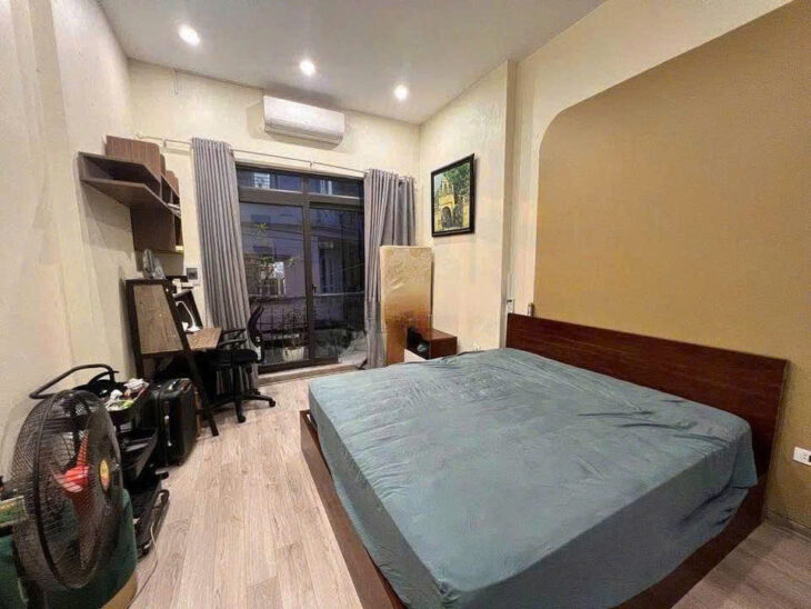 Cho thuê nhà nguyên căn ngõ 31 Lãng Yên, 35m2 x 5 tầng, 3 ngủ khép kín, 15 triệu