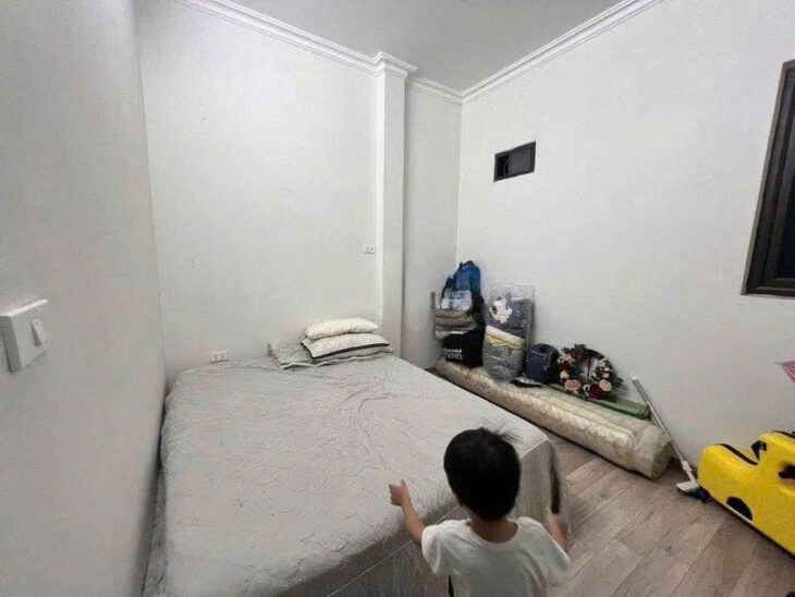 Cho thuê nhà nguyên căn ngõ 31 Lãng Yên, 35m2 x 5 tầng, 3 ngủ khép kín, 15 triệu