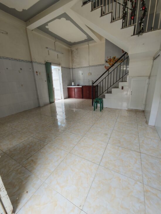 39. nhà 3,5 triệu 2 góc mặt tiền gần bệnh viện Phụ Sản Cần Thơ