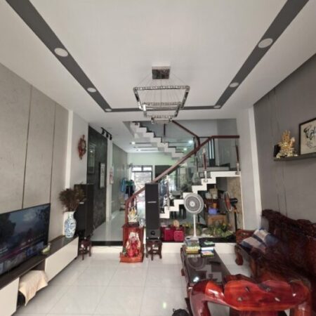 Bán nhà mặt phố Q.2, 90m², 4 tầng, 11.65 tỷ, sổ hồng