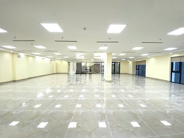 BÁN TOÀ NHÀ NGUYỄN VĂN HUYÊN, CẦU GIẤY – 300M² x 10T CÓ HẦM – MT 12M – DT 300TR/TH