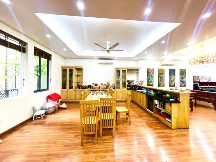 BÁN BIỆT THỰ HOA BẰNG, CẦU GIẤY – 245M – MT 9.5M – THANG MÁY – Ô TÔ TRÁNH – GIÁ 58 TỶ